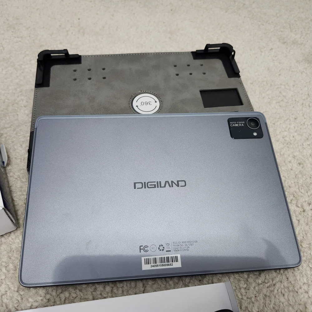 Black Tablet with Accessories Brand New With Case Androrid Brand Digliand DL1050